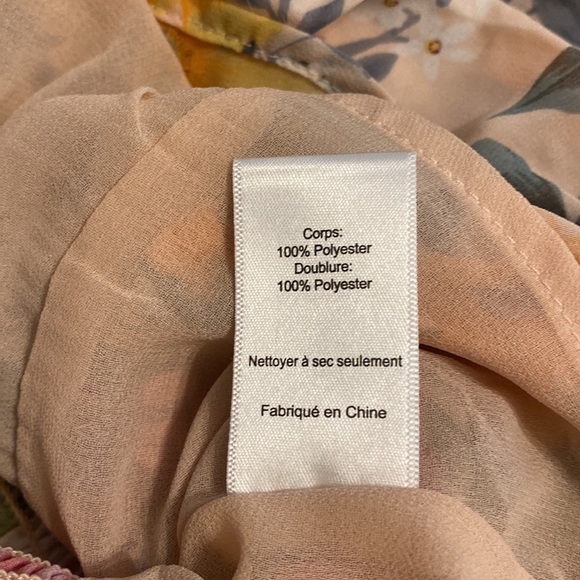 ASTR THE LABEL TONINA FLORAL PUFF SLEEVE TOP
COLOR: TAUPE FUCHSIA MLT FLCOLOR - Picture 6 of 6